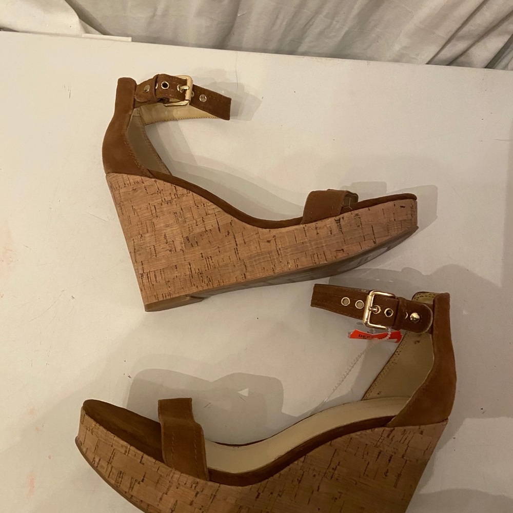 Marc Fisher brown suede platform sandals - Picture 5 of 7